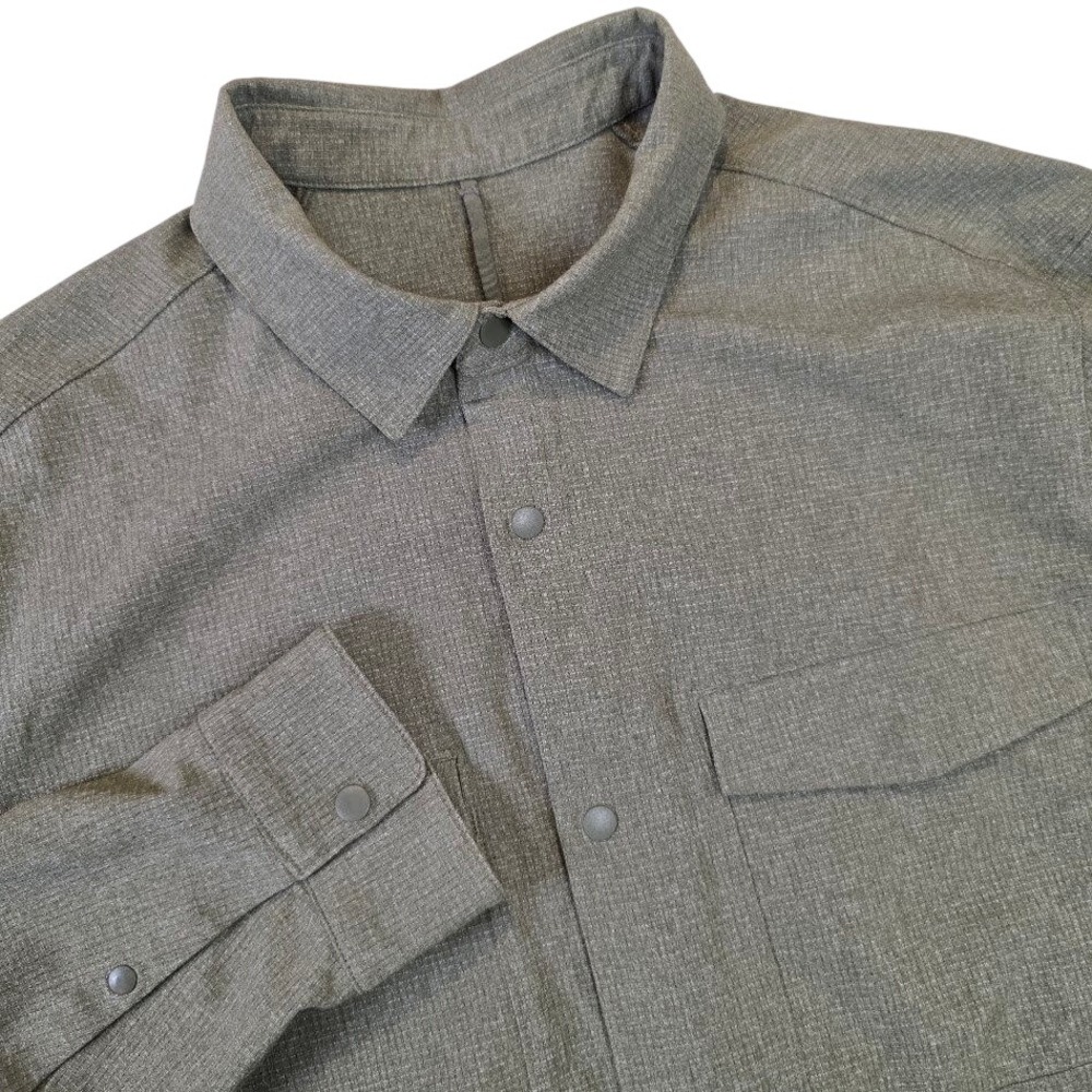 Lululemon Men M Airing Easy Snap Up Shirt Olive Green Ventlight Mesh Long Sleeve